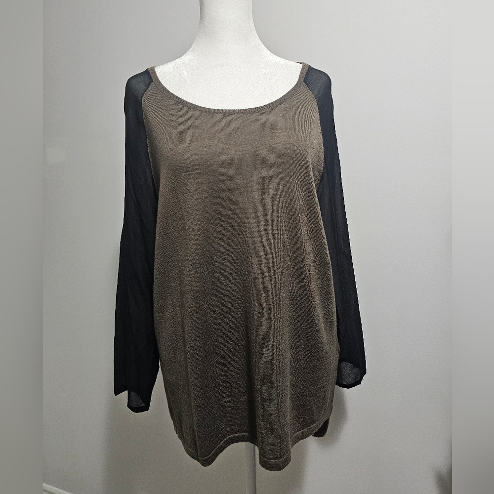 Sandro Women's Top with Black and Brown Contrast